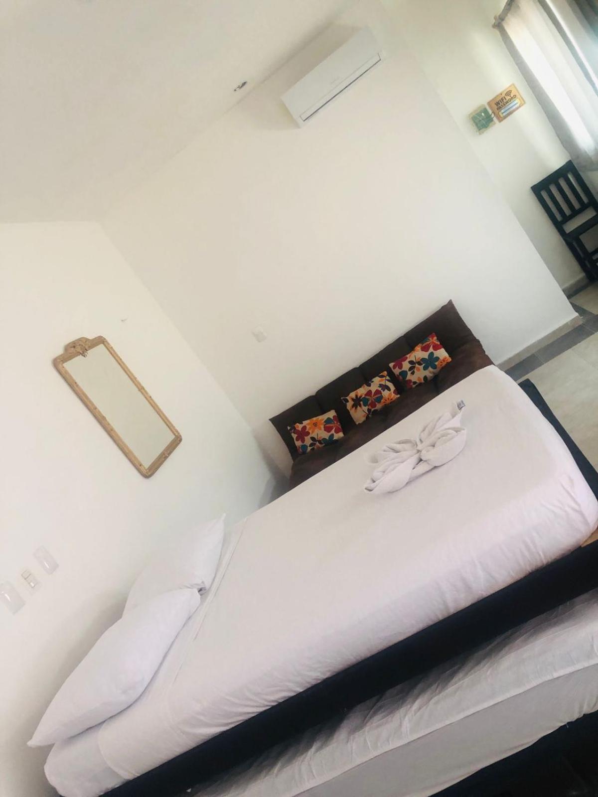 Easy Hotel Playa del Carmen Exteriör bild